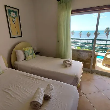 Algarve Nook - Coral Do Vau *** *